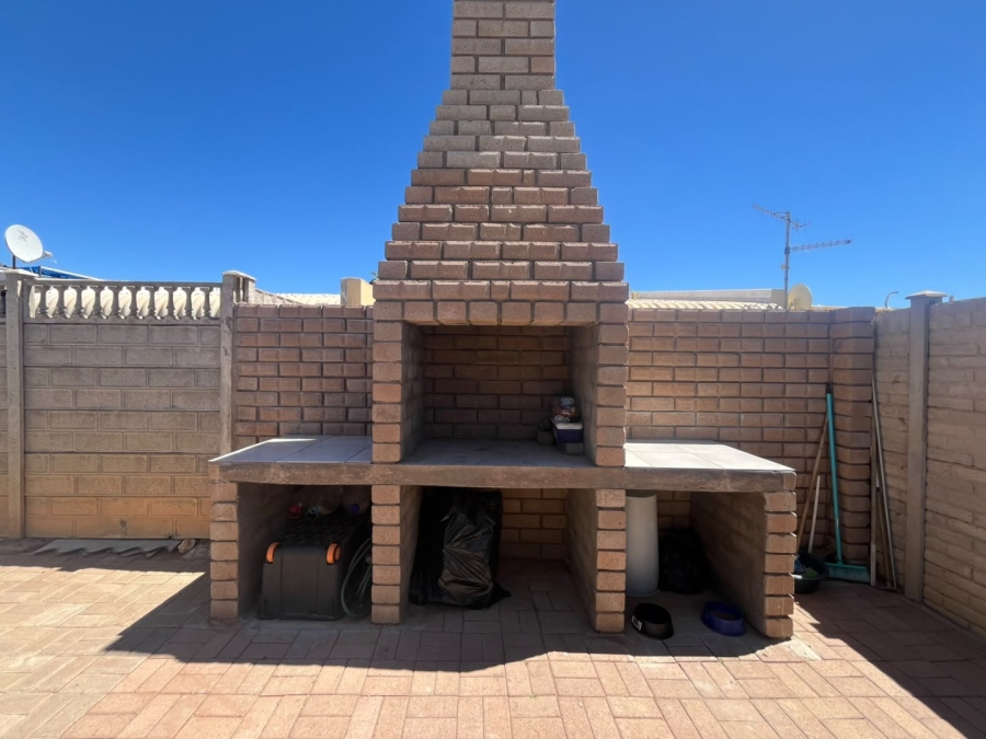 1 Bedroom Property for Sale in Flora Park Northern Cape